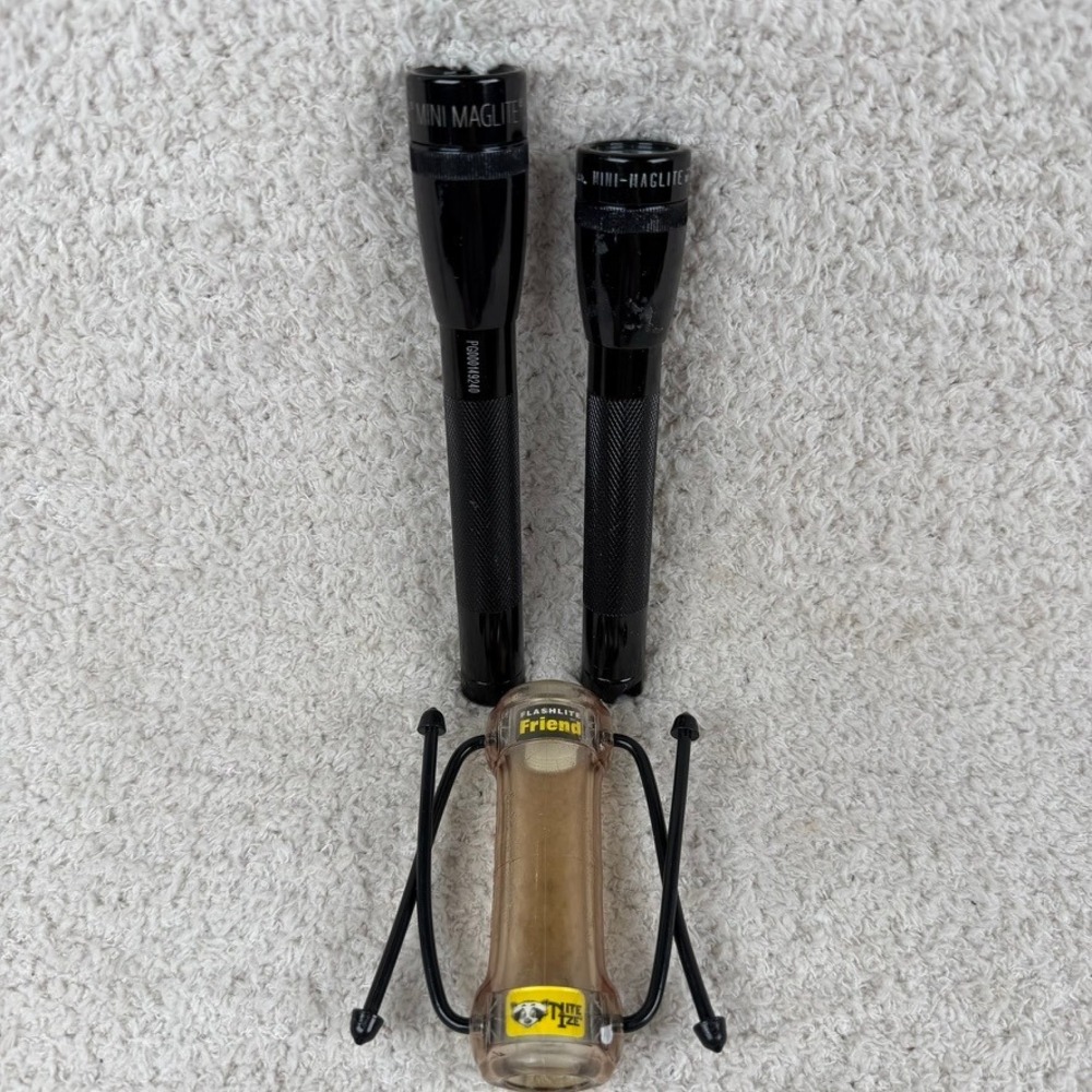Maglite Mini LED Pro & Maglite Mini Flashlight Bundle with Nite Ize Stand Black
